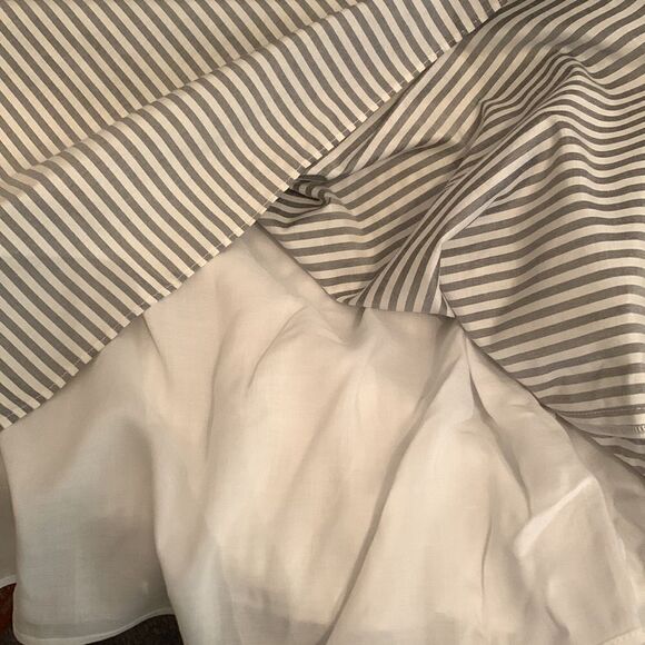 Vineyard Vines drop shoulder boxy top. Size 2 - Picture 5 of 5